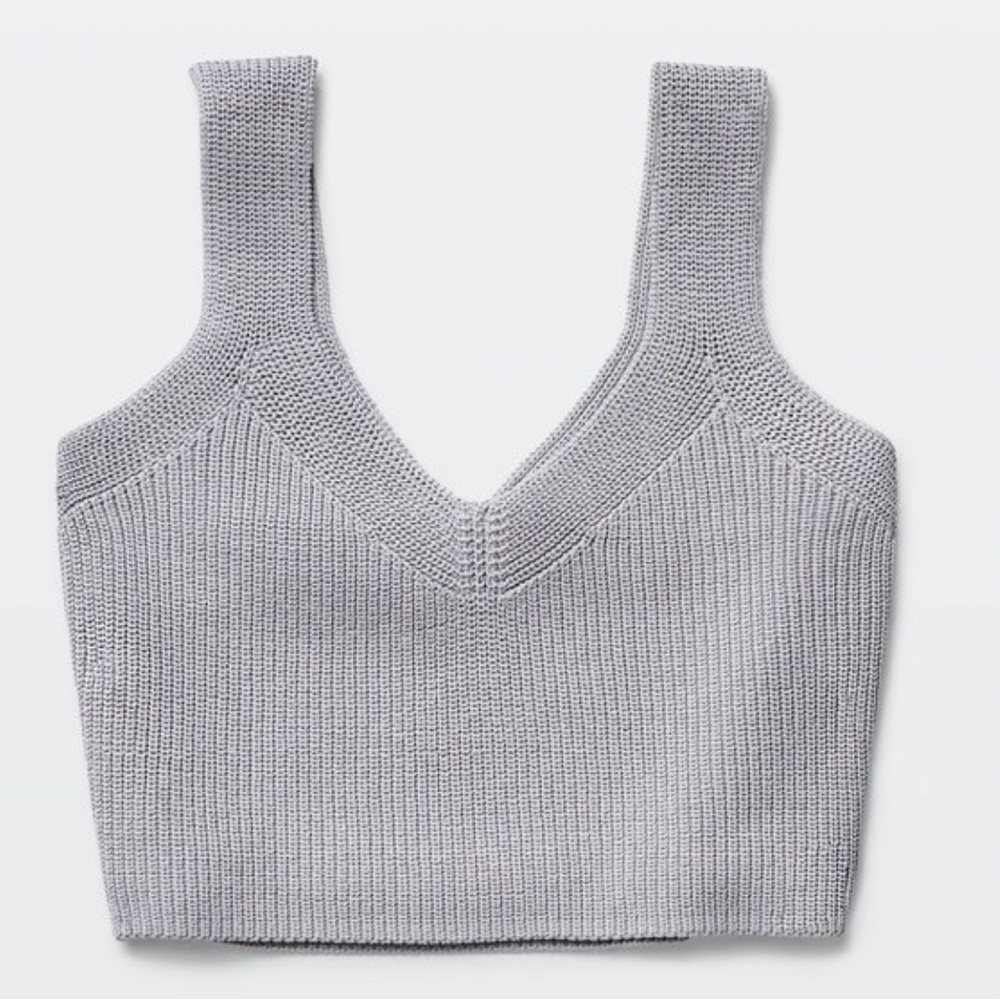 Aritzia/Wilfred Mony Knit  crop top